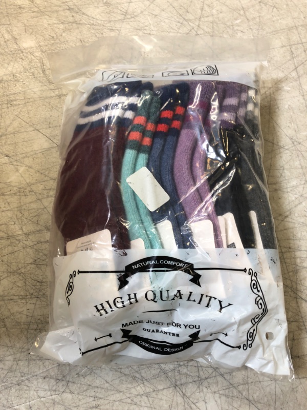 Photo 1 of KIDS WOOL SOCK
SIZE 1-3 Y OLD 6PAIRS 