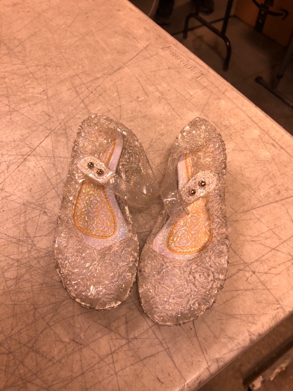 Photo 1 of GIRLS JELLY SHOES
SIZE 7