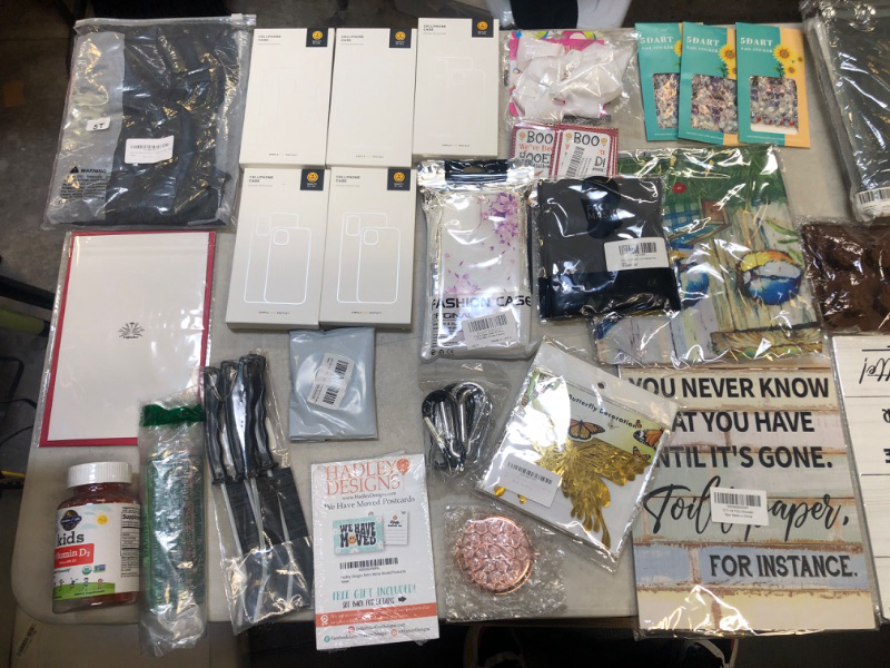 Photo 1 of  bag lot- various items- 33 pcs - 