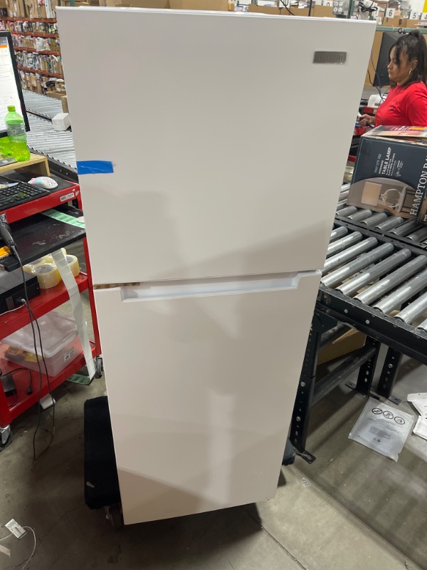 Photo 5 of 10.1 cu. ft. Top Freezer Refrigerator in White
