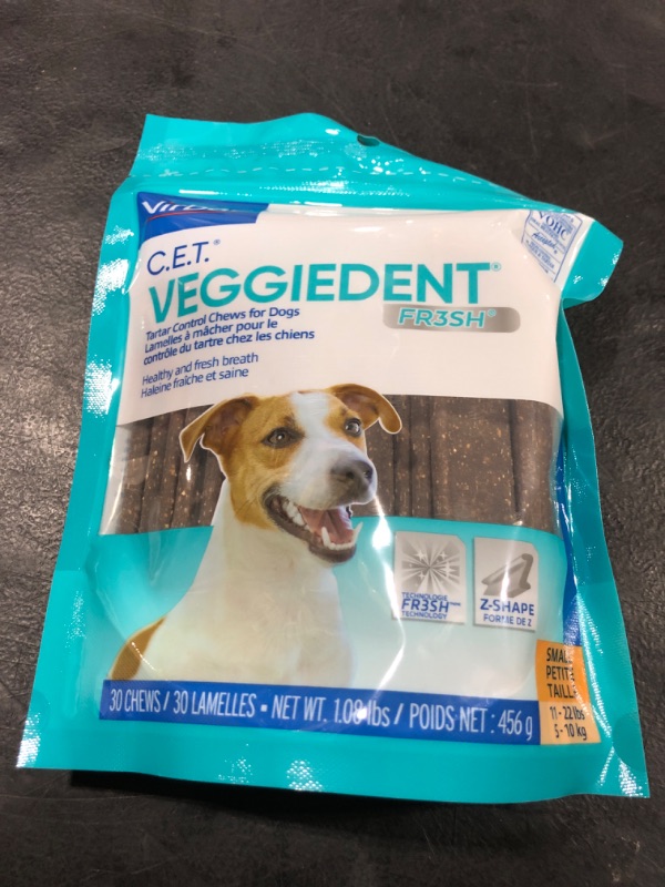 Photo 1 of Virbac C.E.T. VeggieDent Fr3sh Tartar Control Dog Chews, Small, 30 count esp date 12/2024