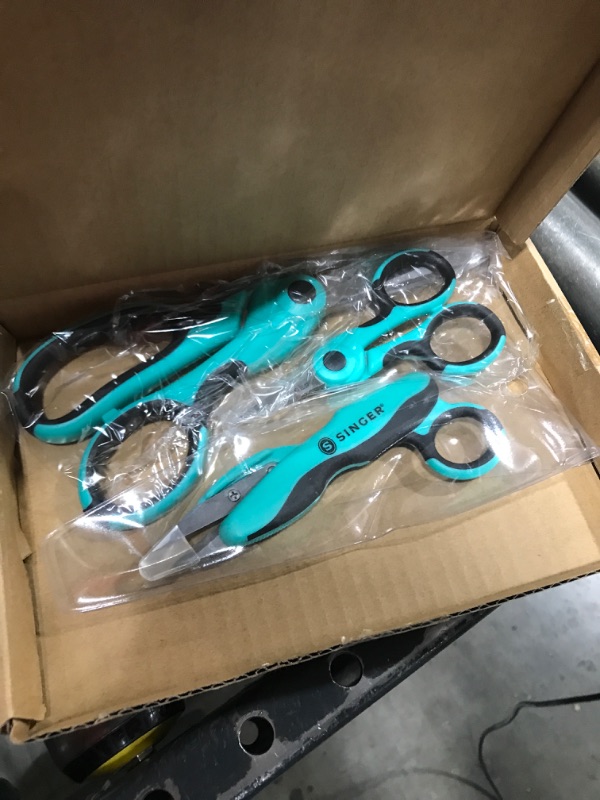 Photo 2 of  SINGER ProSeries Sewing Scissors Bundle 8.5 Heavy Duty Fabric Scissors 4.5 Detail Embroidery Scissors 5 Thread Snips with Comfort Grip 