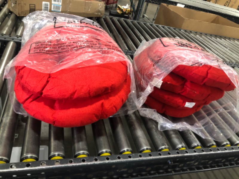 Photo 1 of Sofa cushions round varied sizes red 