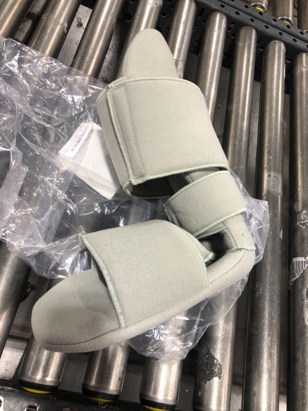 Photo 2 of Advanced Orthopaedics 483 Air - Lite Night Splint - Medium
