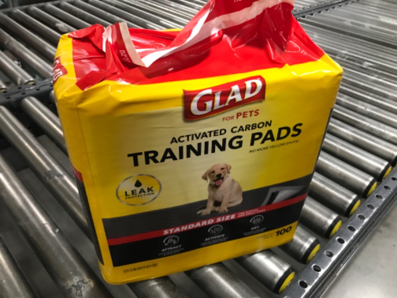 Photo 2 of  Glad Activated Charcoal Leak-Resistant Training Pads for Dogs 23in X 23in 100 Count 