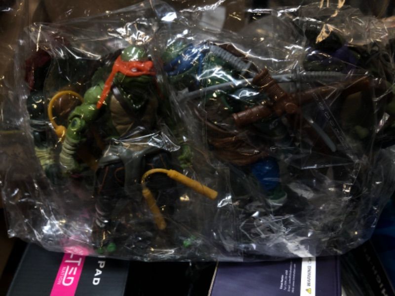Photo 1 of 6 pc Toy Action Figure TMNT