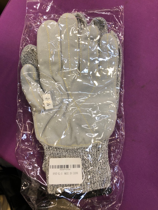 Photo 1 of xl gloves 