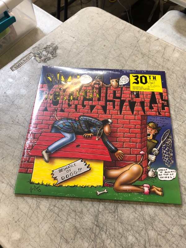 Photo 2 of  SNOOP DOGG Doggystyle (Amazon Exclusive Vinyl) Clear & Black Smoke
