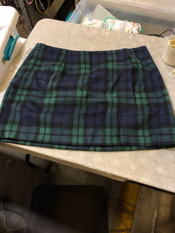 Photo 1 of  WOMENS SKIRT
SIZE XL 