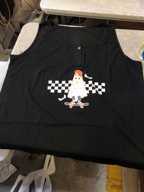 Photo 1 of WOMEN'S TANK TOP
SIZE XL 