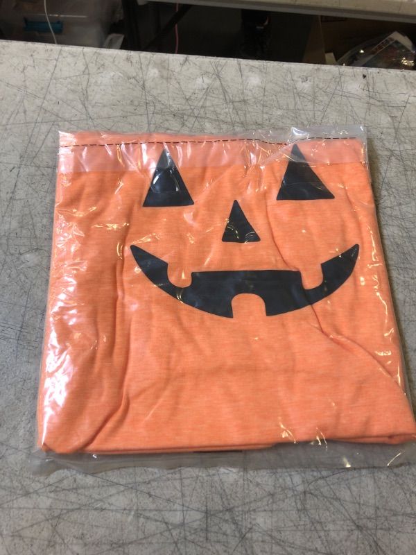 Photo 1 of HALLOWEEN WOMEN'S T-SHIRT 
SIZE 2XL