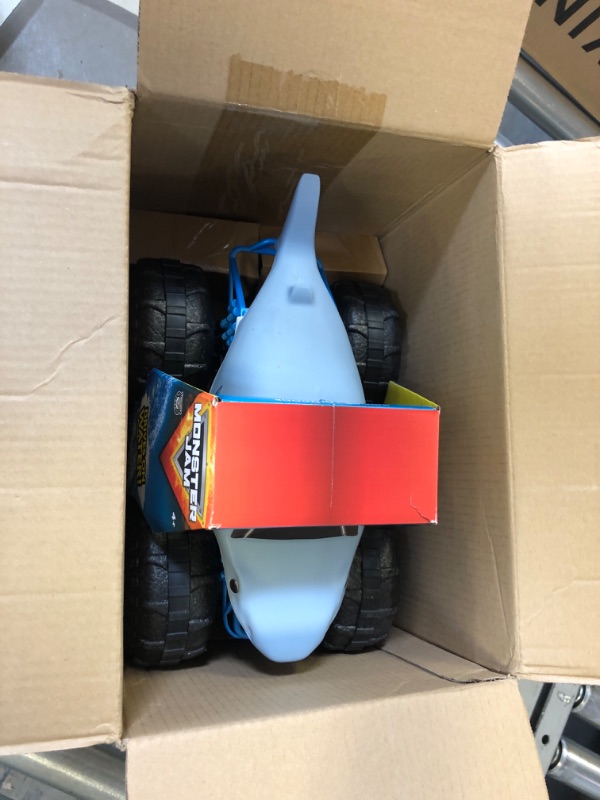 Photo 1 of Nerf Elite 2.0 Shockwave RD-15 Dart Blaster, 30 Nerf Elite Darts, 15-Dart Rotating Drum, Kids Outdoor Toys for 8 Year Old Boys & Girls and Up Frustration-Free Packaging