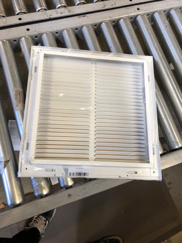 Photo 2 of Zepoty 6"x6" Premium Aluminum Attic Vent with Screen, Optimal Airflow for Attics, Sheds, and Gables, Vent Opening 4"x4", Weather-Resistant Design for Ultimate Ventilation Vent Opening: 4" x 4" White