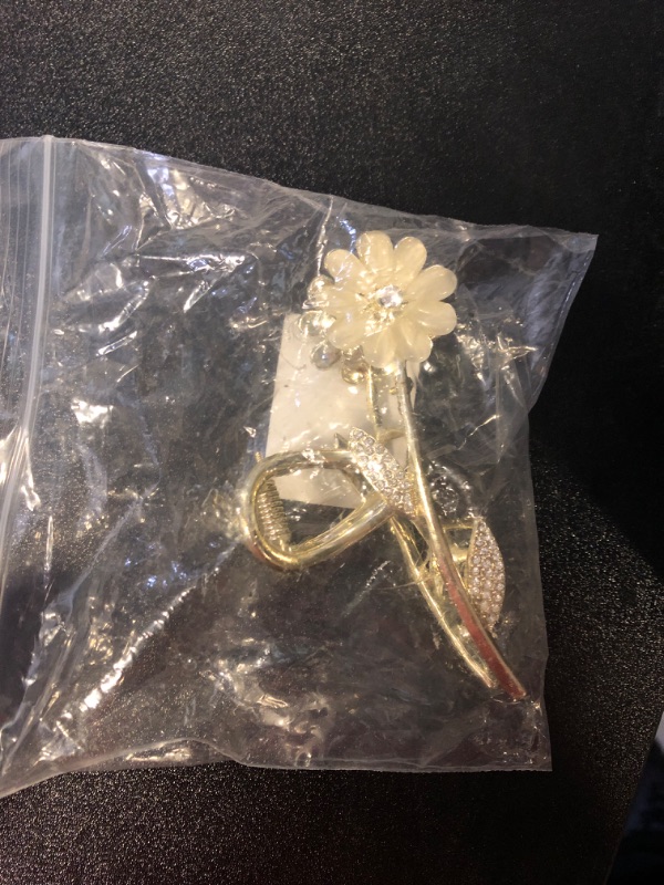 Photo 1 of Flower Hair Claw Clips Metal Gold Rhinestone Hair Accessories Gold Flower Fashion Large Hair Catch Clip Hair Ornaments Hairbands Exquisite Hair Claw Hair Decorations Hair Barrette for Women 1Pcs