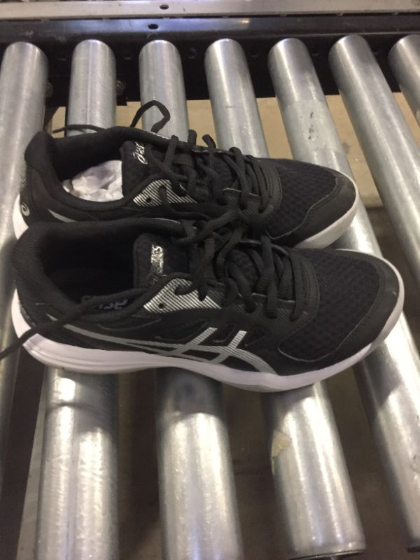 Photo 3 of ASICS Women's Upcourt  Volleyball Shoes- SIZE 7
