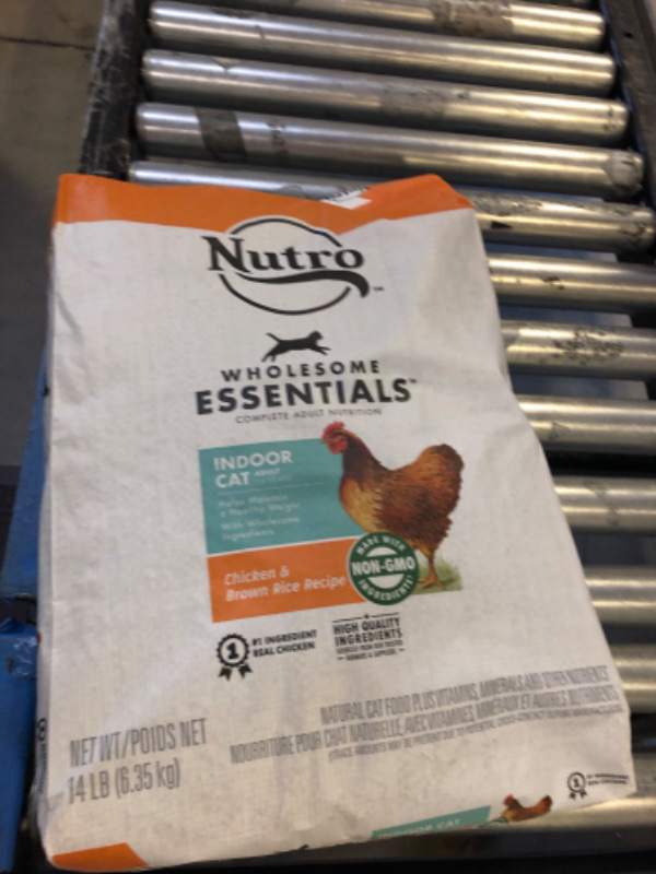 Photo 2 of NUTRO WHOLESOME ESSENTIALS Adult Indoor Natural Dry Cat Food for Healthy Weight Farm-Raised Chicken & Brown Rice Recipe, 14 lb. Bag Chicken 14 Pound (Pack of 1)