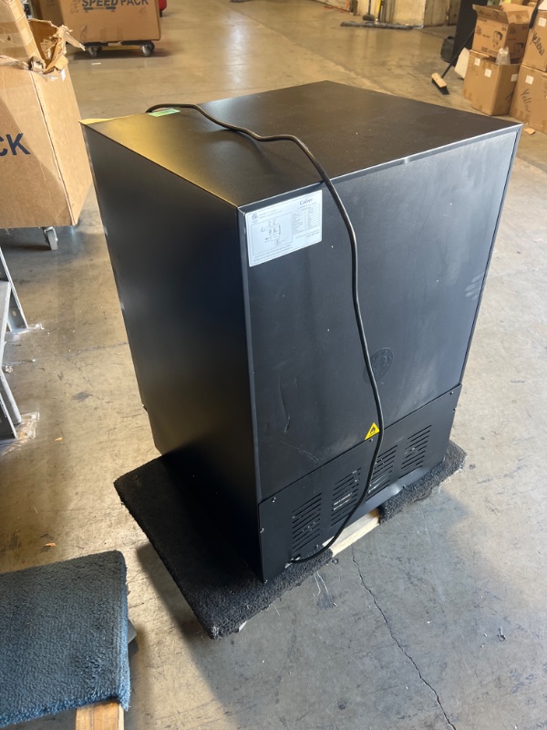 Photo 4 of COLZER mini fridge? inside size 24"x19.5"

total size 33.750"x23.250"