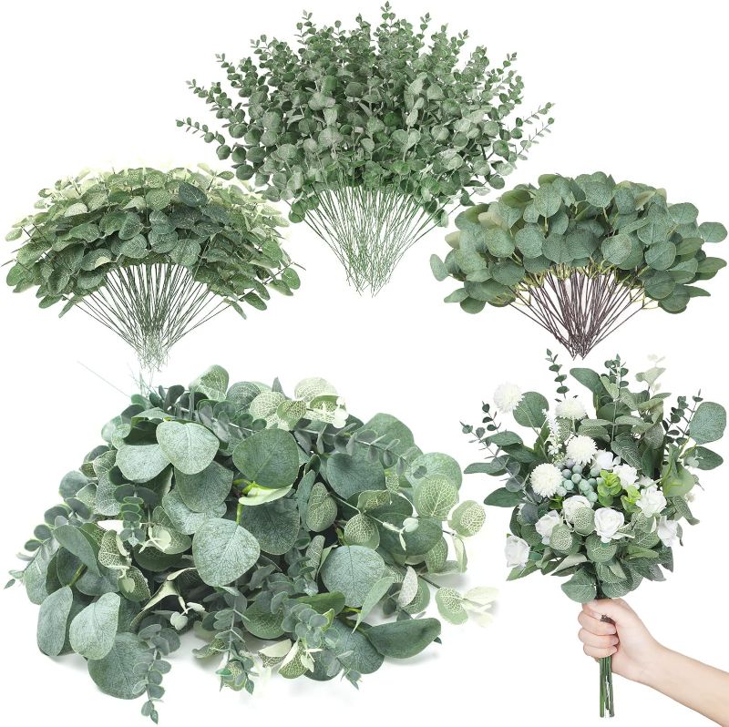 Photo 1 of 270 Pcs 3 Kinds Mixed Eucalyptus Leaves Stems Bulk Artificial Silver Dollar Eucalyptus Leaves Picks Dried Eucalyptus Bundle Faux Spray for Wedding Vase Bouquet Floral Arrangement Decor (Green)
