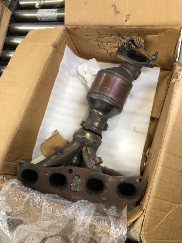 Photo 2 of Aumzong 674-149 Manifold Catalytic Converter Compatible with 2013-2018 Nissan Altima 2014-2019 Nissan Rogue 2.5L, Replace# 16694, 40989 (EPA Compliant)