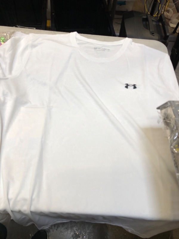 Photo 2 of men under armor size 2xl white t shirt 