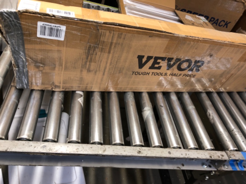 Photo 4 of VEVOR Pallet Forks, 2000 lbs Clamp on Pallet Forks, 43" Total Length Heavy Duty Pallet Forks with Adjustable Stabilizer Bar, Tractor Bucket Forks for Tractor Attachments, Skid Steer, Loader Bucket With Stabilizer Bar 2000LBS