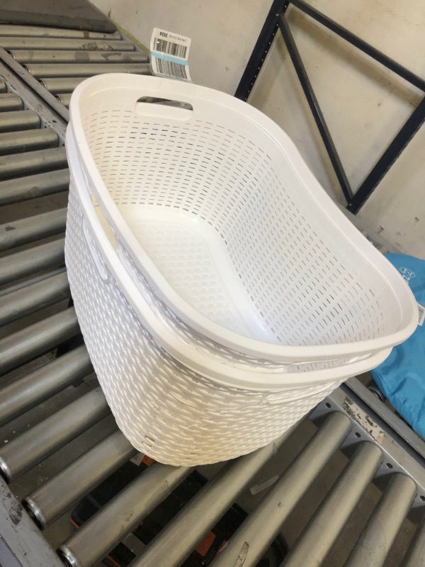 Photo 1 of 2 MEDIUM WHITE BASKETS