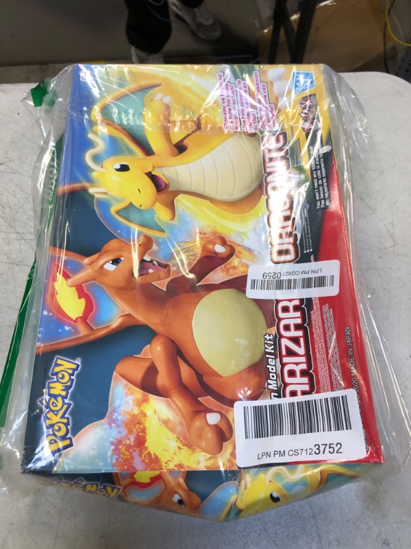 Photo 1 of Bandai Hobby Charizard & Dragonite Kit de Modelo Pokemon, Multicolor PokePla Charizard & Dragonite