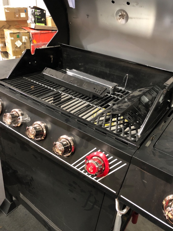 Photo 3 of (PLEASE SEE ALL IMAGES) Dyna-Glo 5-Burner Propane Gas Grill in Matte Black with TriVantage Multifunctional Cooking System
