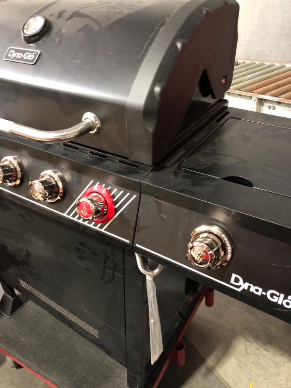 Photo 9 of (READ FULL POST) Dyna-Glo 5-Burner Propane Gas Grill in Matte Black with TriVantage Multifunctional Cooking System
