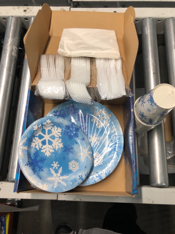 Photo 2 of ** PICTURE IS REFERENCE ONLY
Snowflake Winter Wonderland Birthday Party Supplies Christmas party Paper Disposable Tableware Set Dinner Plates Dessert Plates Cups Napkins Kit Serves 16 Guests