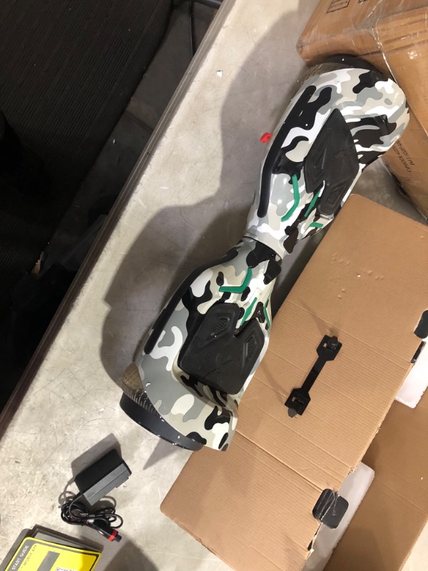 Photo 6 of ***USED - DOESN'T POWER ON/CHARGE - GIVES OFF ERROR - UNABLE TO TROUBLESHOOT - SEE PICTURES***
Hover-1 H1-100 Electric Hoverboard Scooter with Infinity LED Wheel Lights Camo