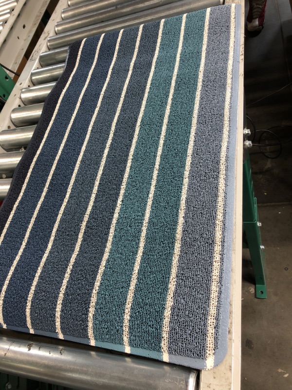 Photo 1 of 1'6" x 2'5" bathroom rug