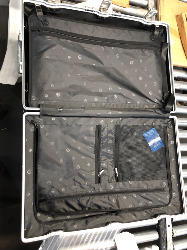 Photo 3 of (READ FULL POST) ERLUN All-aluminum-magnesium trolley case, zip-free luggage, built-in TSA lock, suitcase with spinner wheels (Silver (All Aluminum Ultimate), 28inch)
