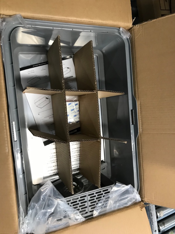 Photo 1 of Stainless Steel High Side Cat Litter Box, Enclosed Large Litter Box for XL Big Cats, Easy Clean Metal Kitty Litterbox with Scoop Green