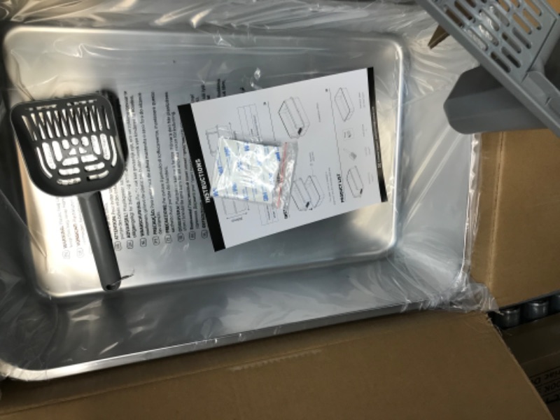 Photo 1 of Stainless Steel High Side Cat Litter Box, Enclosed Large Litter Box for XL Big Cats, Easy Clean Metal Kitty Litterbox with Scoop Green