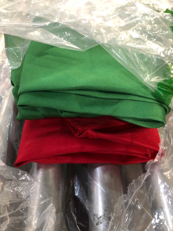 Photo 2 of *REFERENCE PHOTO*
ROUND TABLECLOTH RED GREEN PACK 4