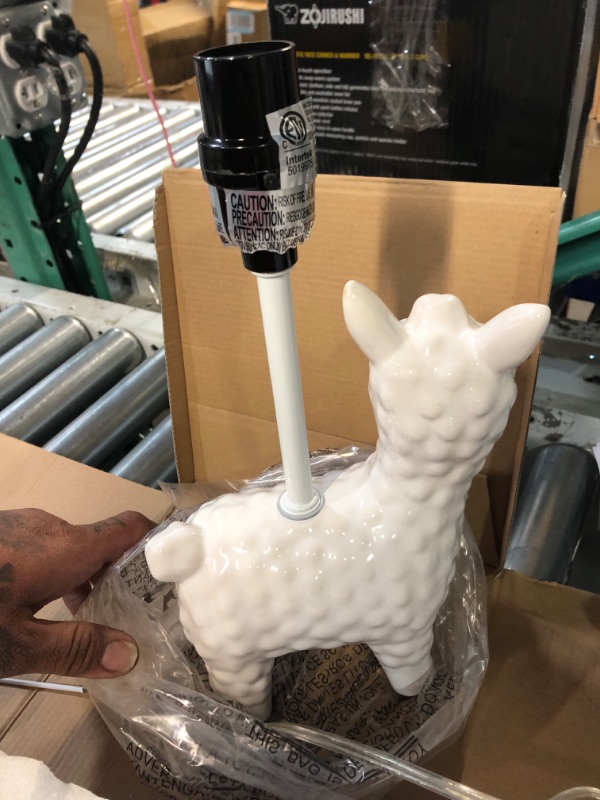 Photo 2 of ** SEE NOTES ORE International 20.5" Patagonia White Llama Bust Resin Table Lamp