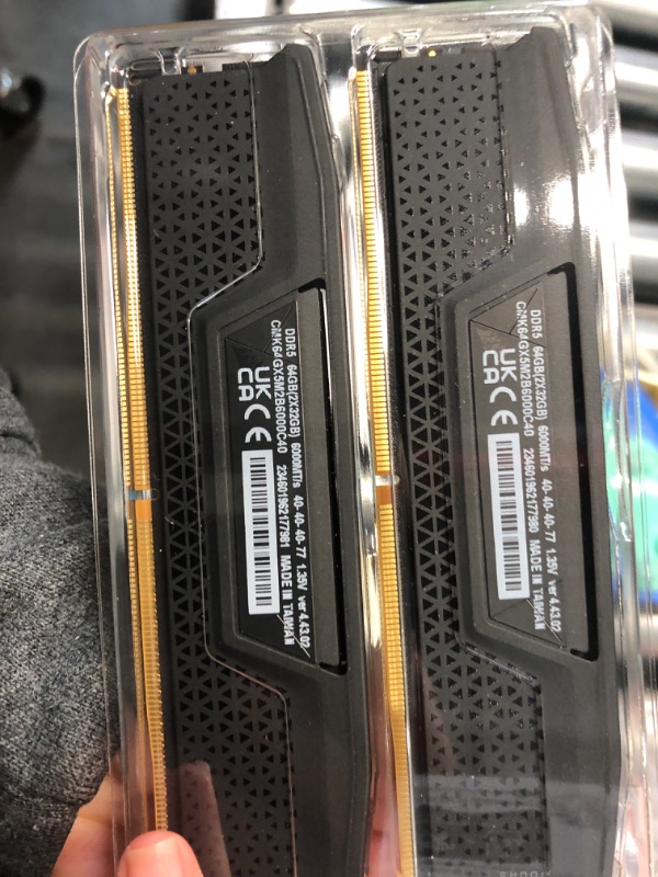 Photo 2 of CORSAIR VENGEANCE DDR5 RAM 64GB (2x32GB) 6000MHz CL40 Intel XMP iCUE Compatible Computer Memory - Black (CMK64GX5M2B6000C40) 64GB (2x32GB) Black