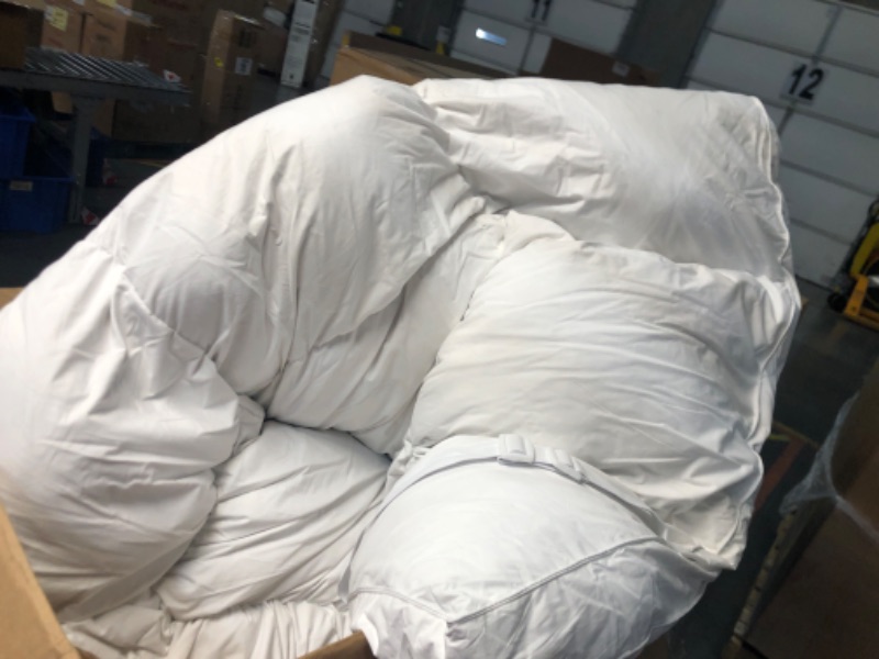 Photo 2 of ***DOES NOT COME WITH FOAM LAYER, DOWN COMFORTER***
[STOCK PHOTO FOR REFERENCE]
WhatsBedding 3 Inch Memory Foam Mattress Topper Queen Size for Pressure Relief, Premium Fluffy & Soft Shredded Memory Foam Filled Pillow Top, Anti-Slip Bottom, 4 Anchor Elasti