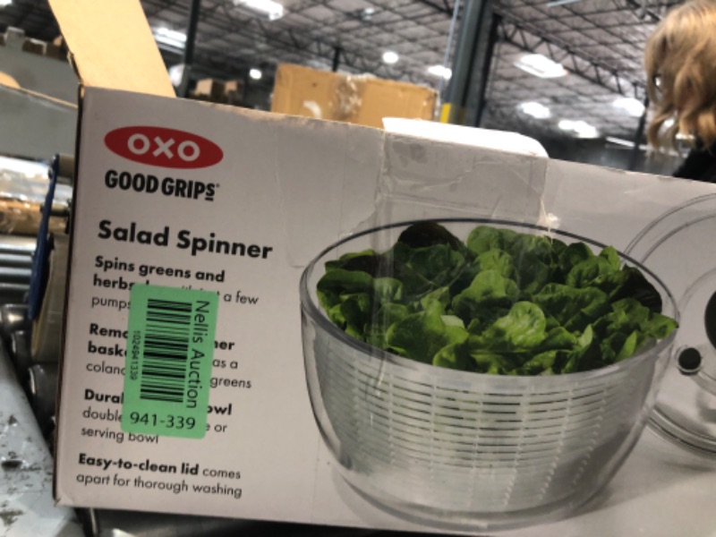 Photo 2 of ***DAMAGED - LID BROKEN - SEE PICTURES***
OXO Good Grips Salad Spinner & Colander 4.0 with Non-Skid Base