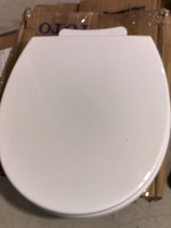 Photo 2 of (see images for damage) Transitional Round Toilet Seat, Cotton White 