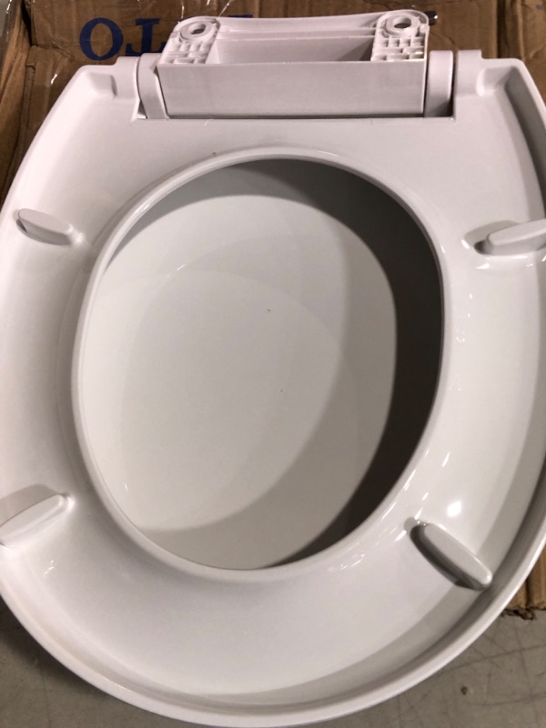 Photo 4 of (see images for damage) Transitional Round Toilet Seat, Cotton White 