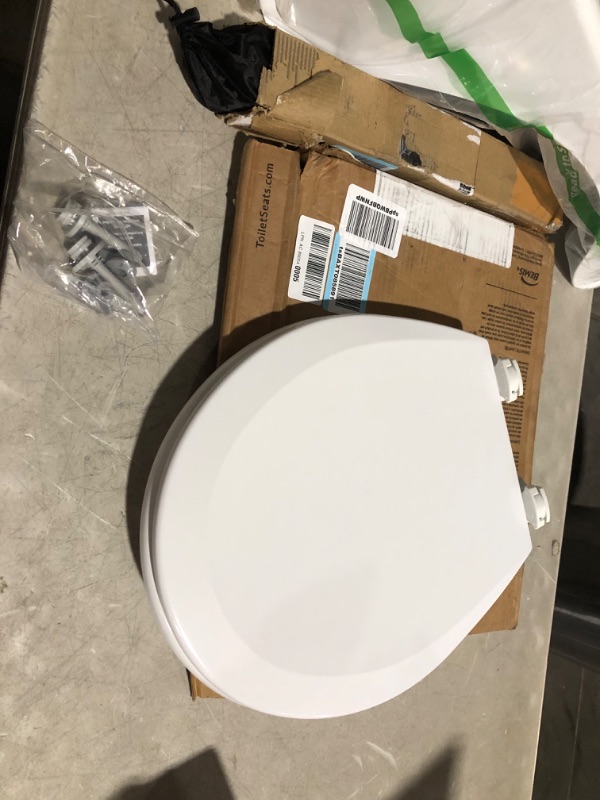 Photo 5 of ***USED - LIKELY MISSING PARTS - UNABLE TO VERIFY FUNCTIONALITY***
Bemis 500EC 390 Toilet Seat with Easy Clean & Change Hinges, Round, Durable Enameled Wood, Cotton White Cotton White 1 Pack Round Toilet Seat