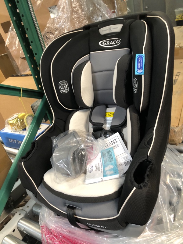 Photo 3 of Graco Extend2Fit Convertible Car Seat, Gotham