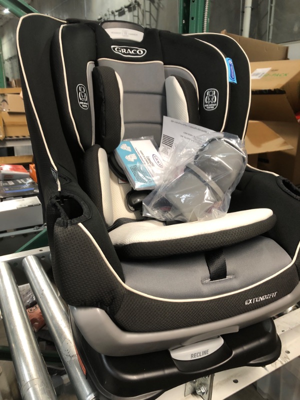 Photo 2 of Graco Extend2Fit Convertible Car Seat, Gotham