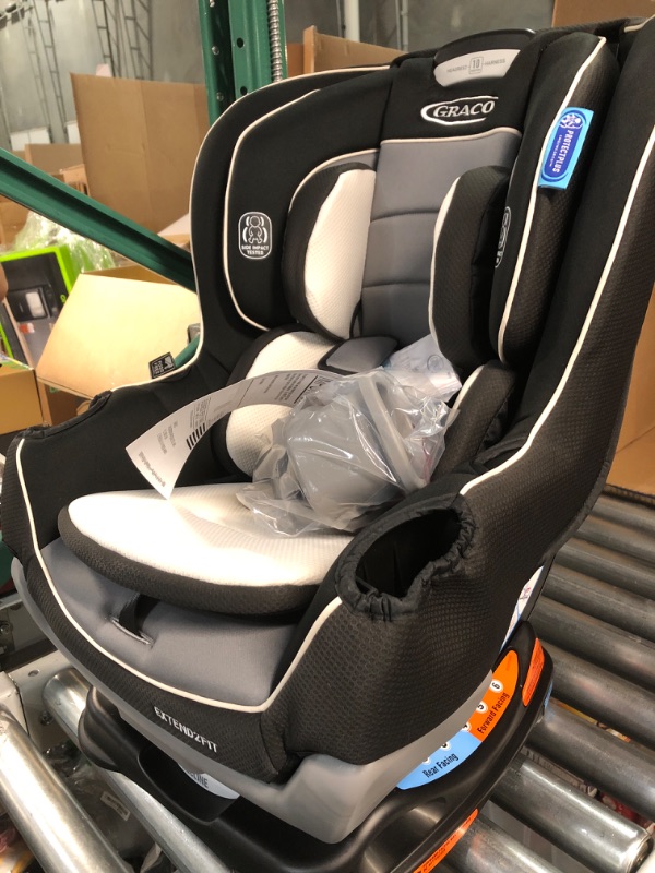 Photo 4 of Graco Extend2Fit Convertible Car Seat, Gotham