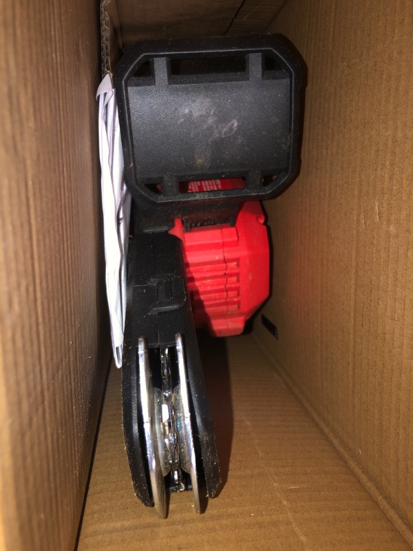 Photo 2 of CRAFTSMAN V20 20-volt Max 6-in Battery 2 Ah Chainsaw (Battery and Charger Included)