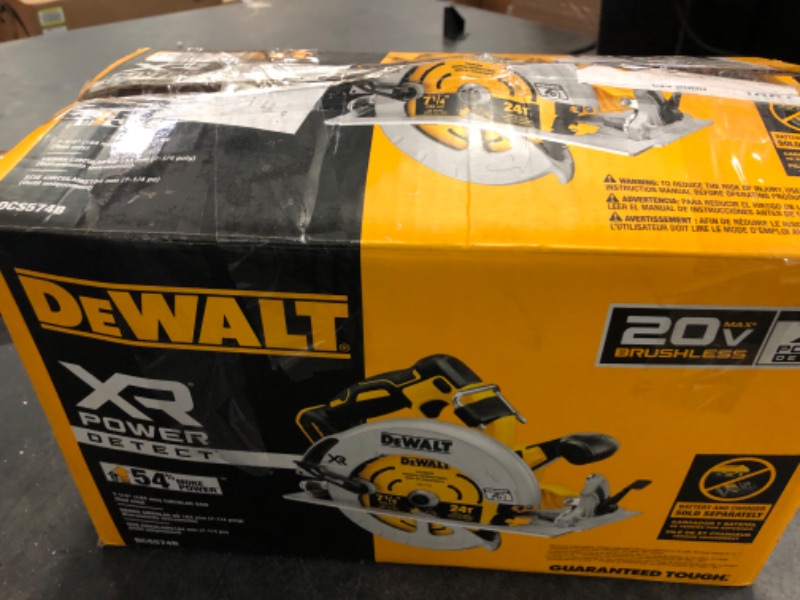 Photo 3 of DEWALT XR Power Detect 20-volt Max 7-1/4-in Cordless Circular Saw (Bare Tool)