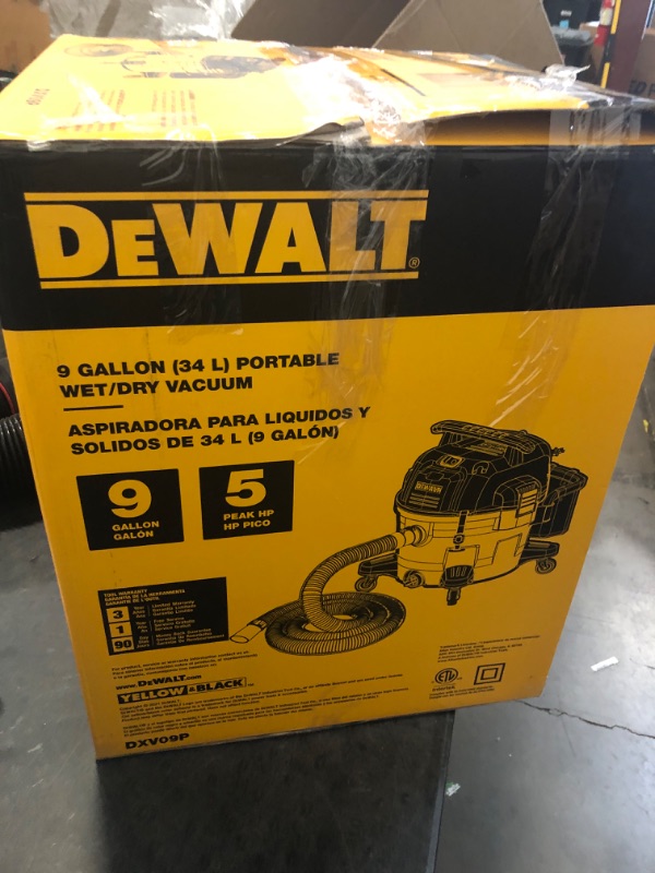 Photo 3 of DEWALT DXV09P 9 gallon Poly Wet/Dry Vac, Yellow