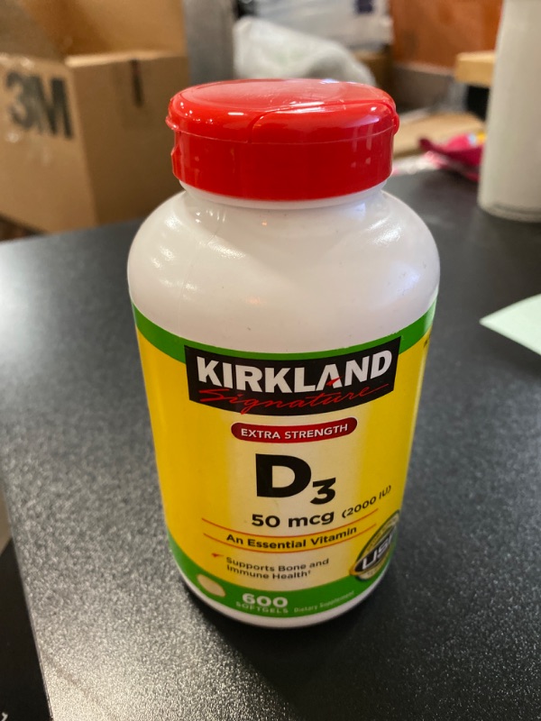 Photo 2 of Kirkland Signature Extra Strength D3 50 Mcg. 600 Softgels
